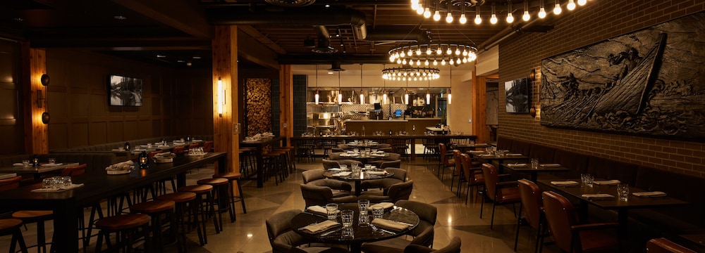 Norwood Hotel 35/49