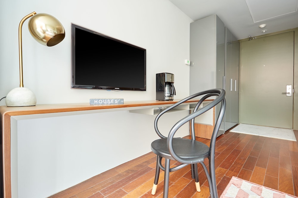 Sonder The Slate (ex. Templar Hotel) 55/58