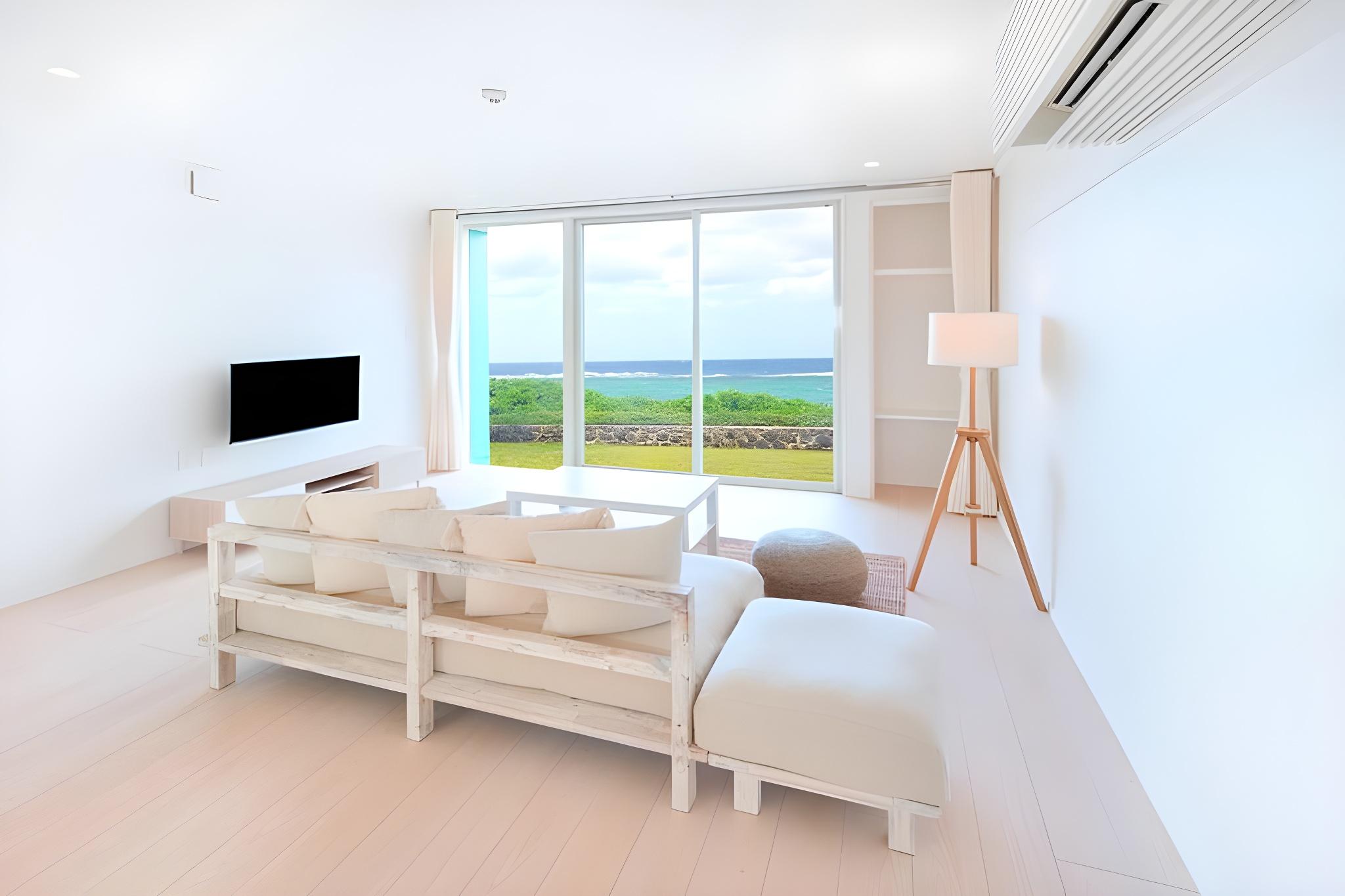 Hollywood, Ocean, Twin Beds