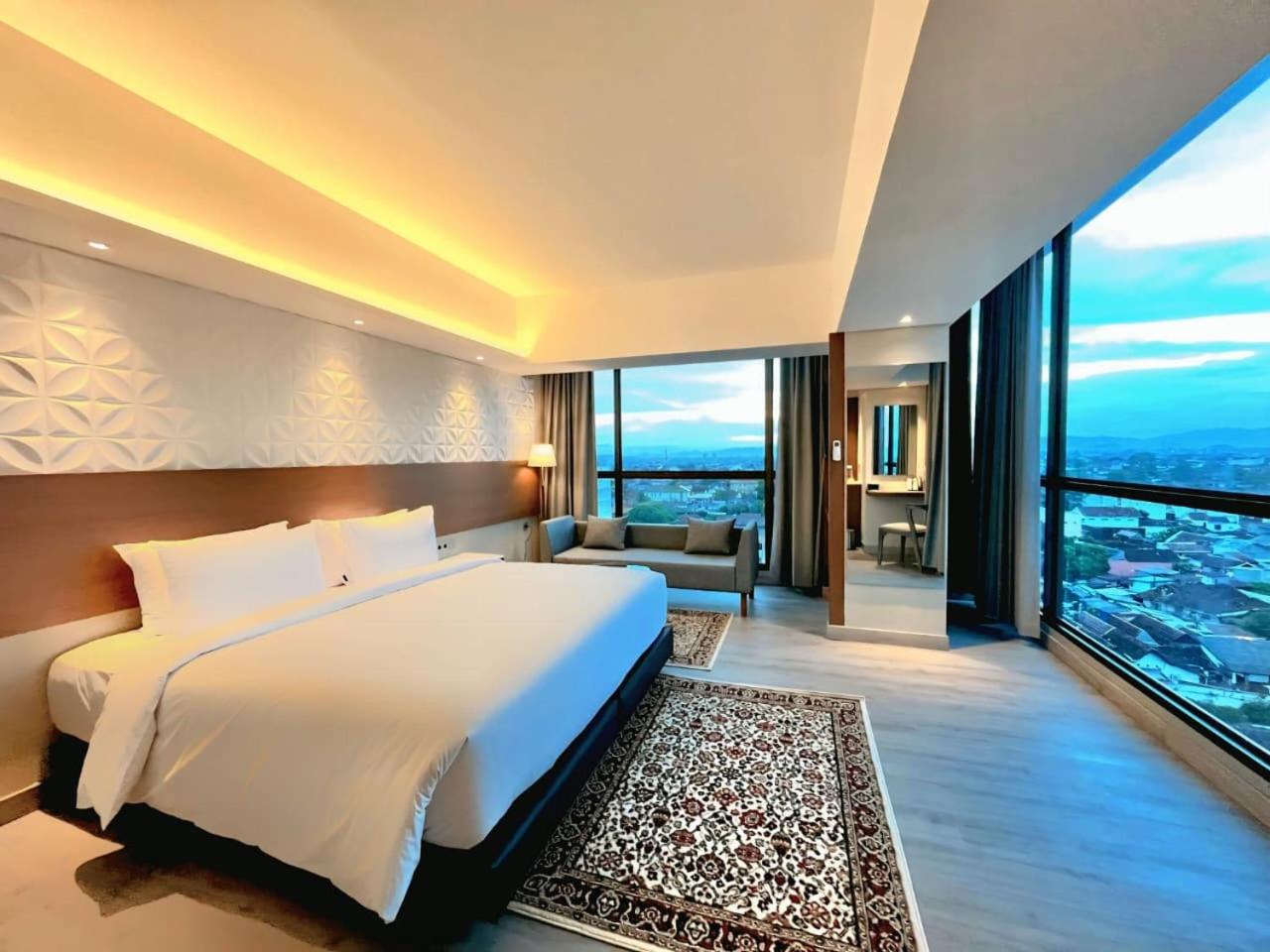 The Jogja Hotel and Conference Center 13/29