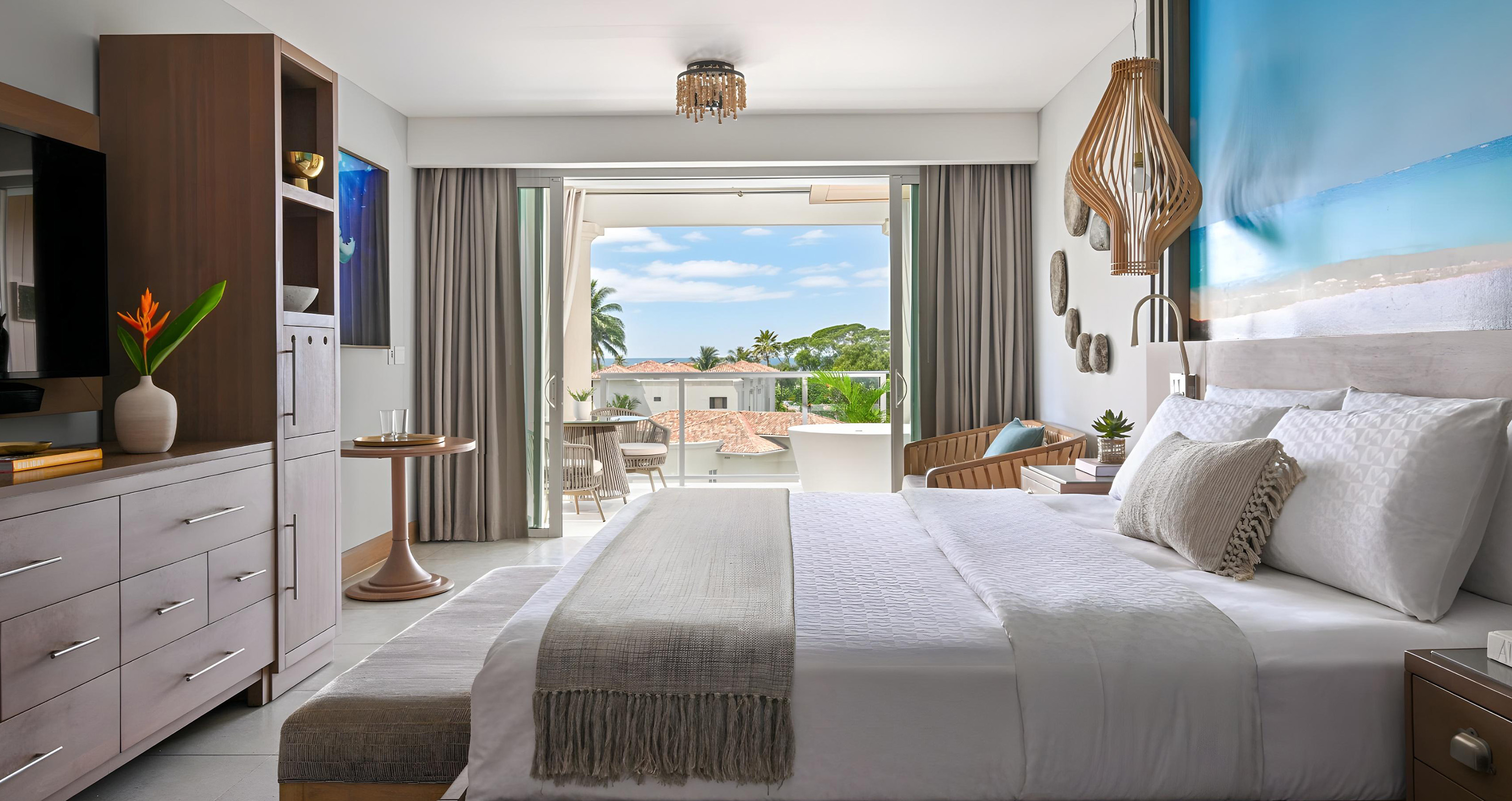 Hideaway, Lagoon, Suite, Balcony, Bathtub, Club Floor, South Wing