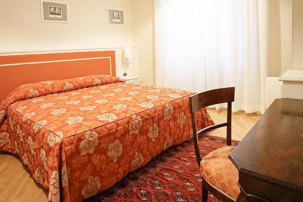 SUPERIOR, DOUBLE BED