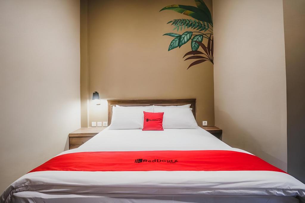 Reddoorz Plus Near Mall Slipi Jaya 15/50