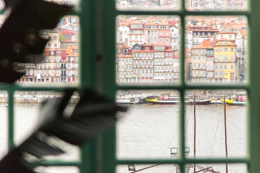The House Of Sandeman Hostel & Suites 5/50