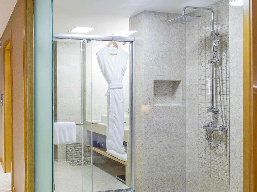 غرفة قياسية بسرير كينج، Novotel Ulaanbaatar 10/10