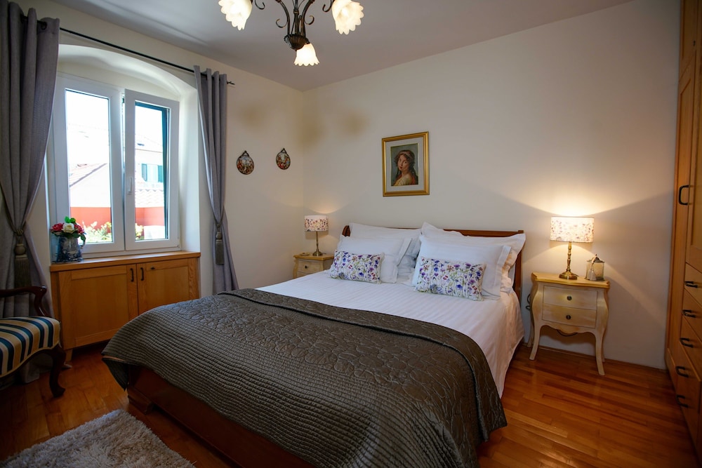 Boutique Guest Accommodation Zephyrus 36/80
