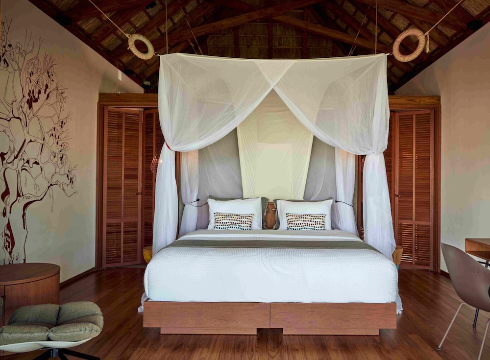 CONNECTING, BUNGALOW, KING BED, GARDEN VIEW