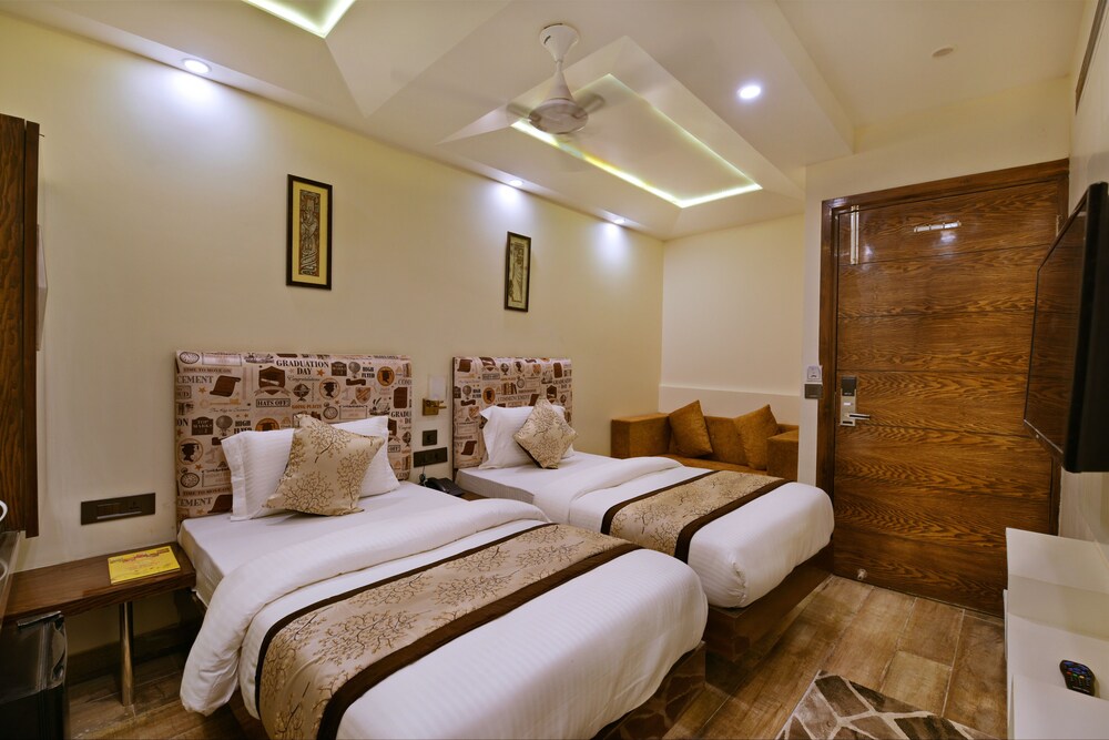 Hotel Blue Pearl Paharganj 33/50