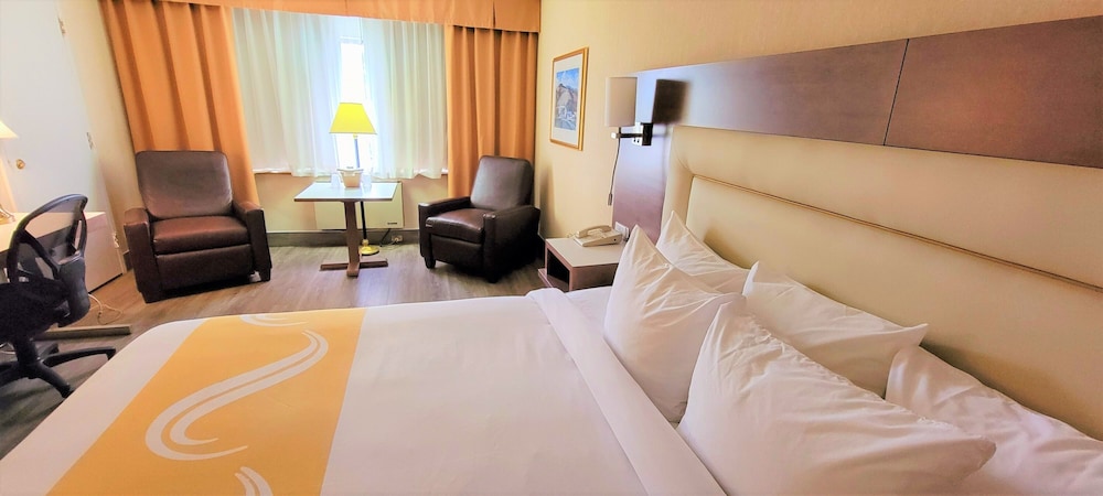 Quality Inn & Suites Gatineau 22/42