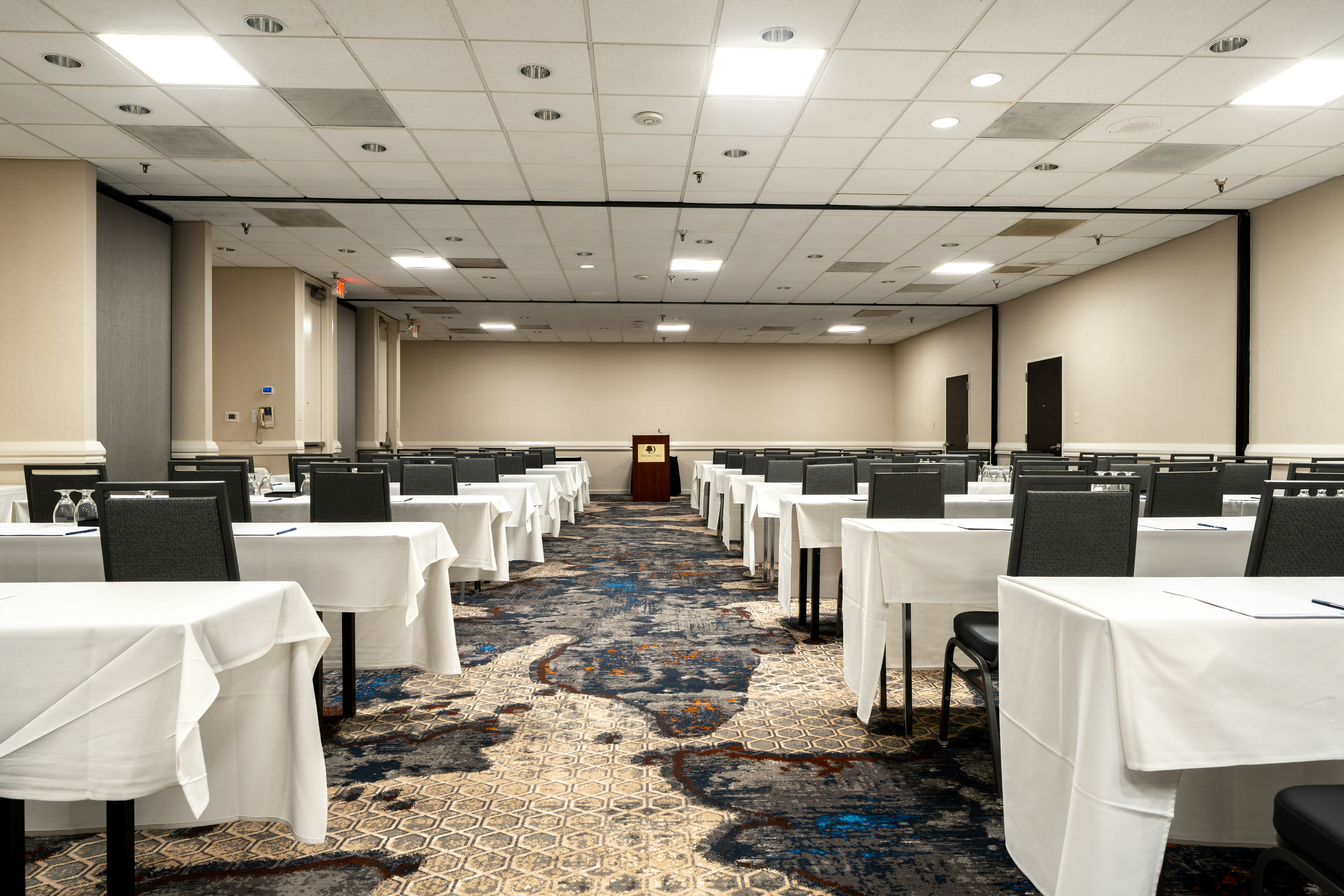 Doubletree By Hilton Houston Hobby Airport 21/28