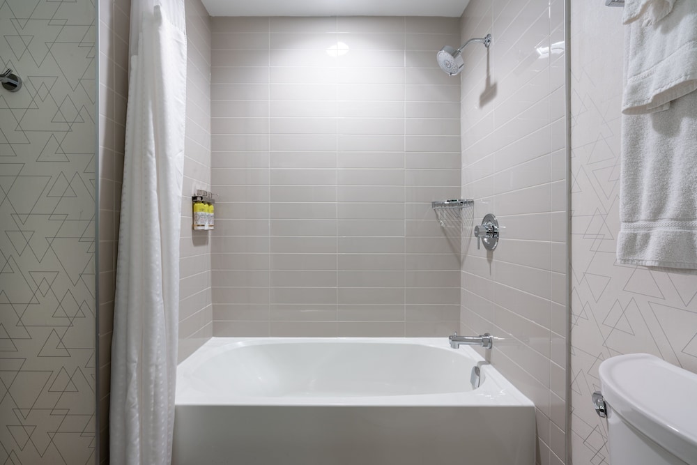 Holiday Inn Express Suites Vaughan 21/78