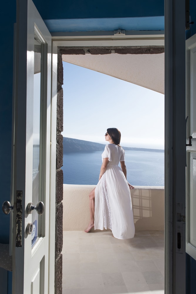 Anemi House & Villas 13/100