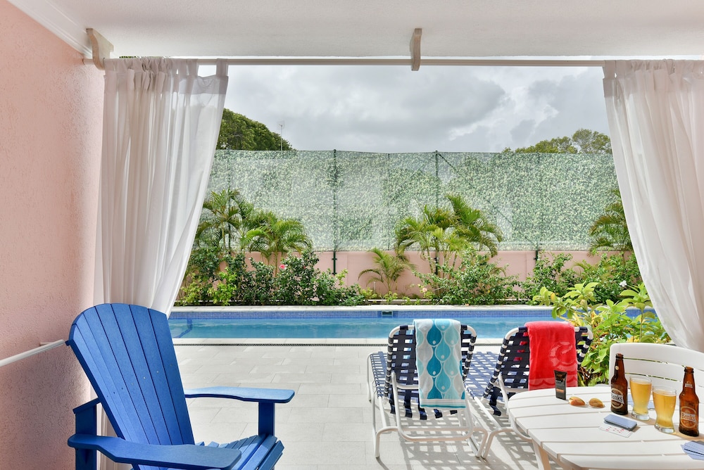 Butterfly Beach Hotel 54/75