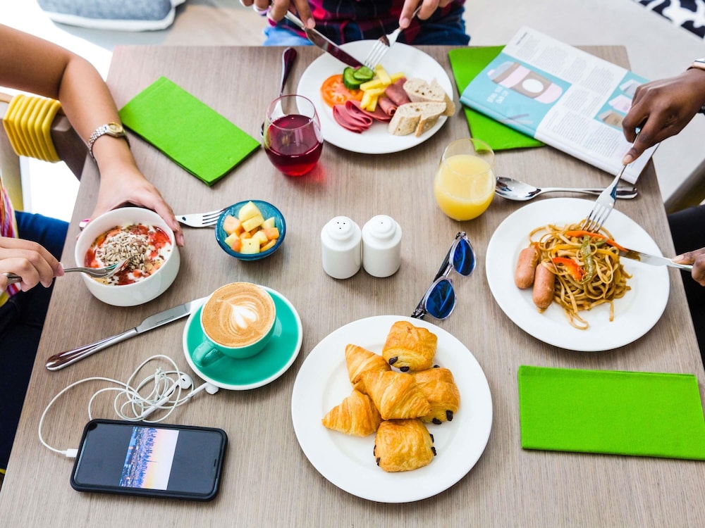 Ibis Styles Dubai Airport 51/66