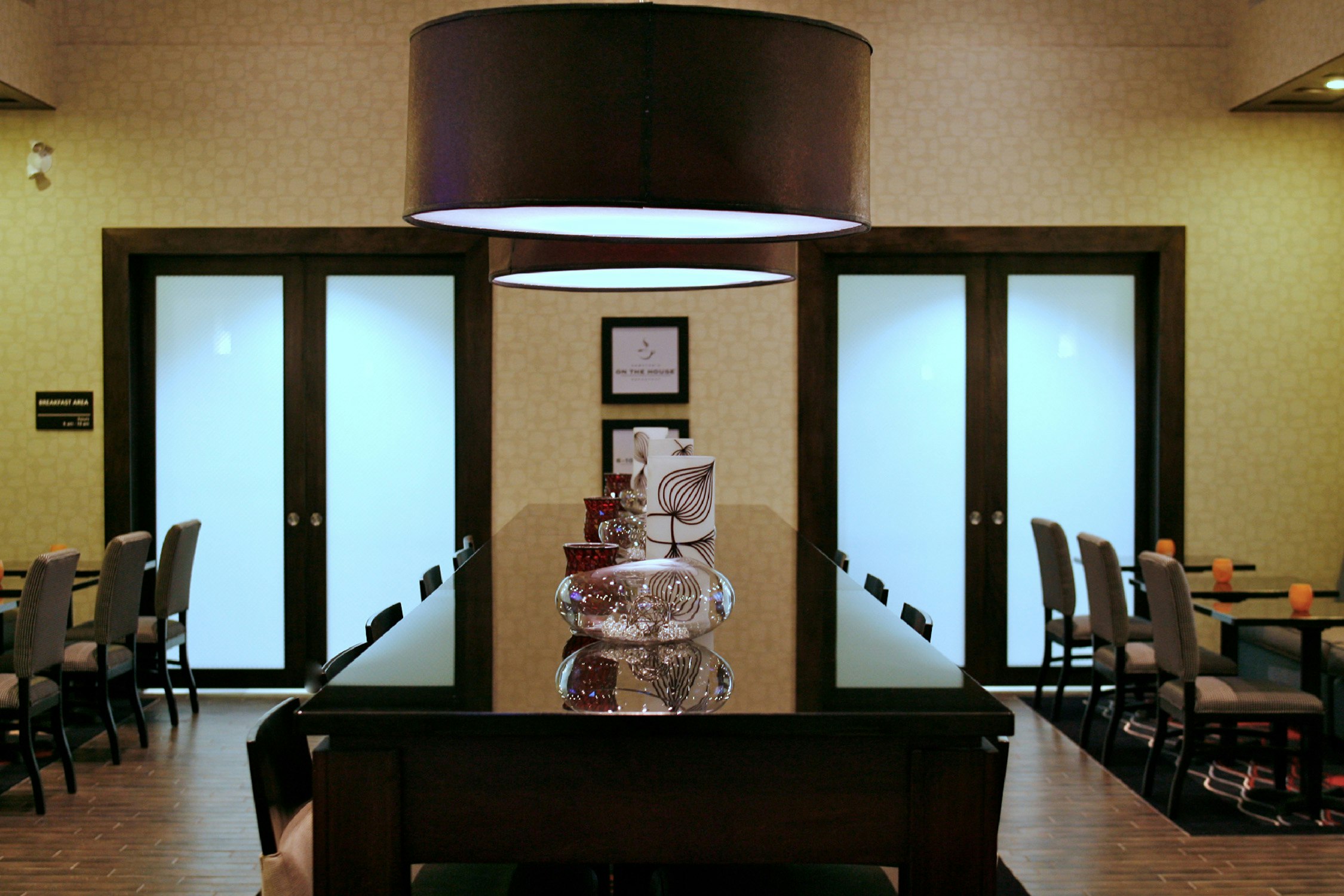 Hampton Inn Suites By Hilton Red Deer 10/38