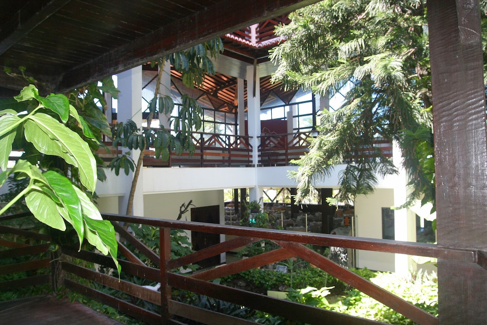 El Aram Imira Beach Resort in NATAL