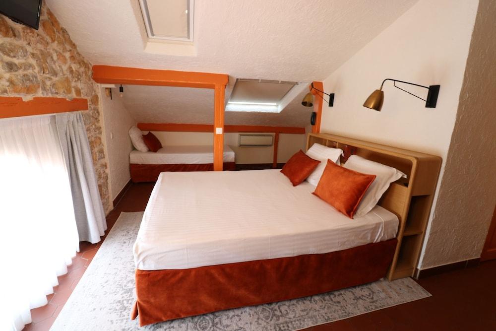 Mansard, Triple, Single Bed, Pool View