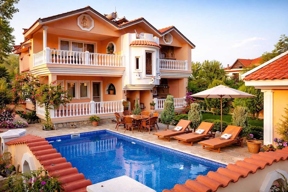 Dalyan Palace 6/76