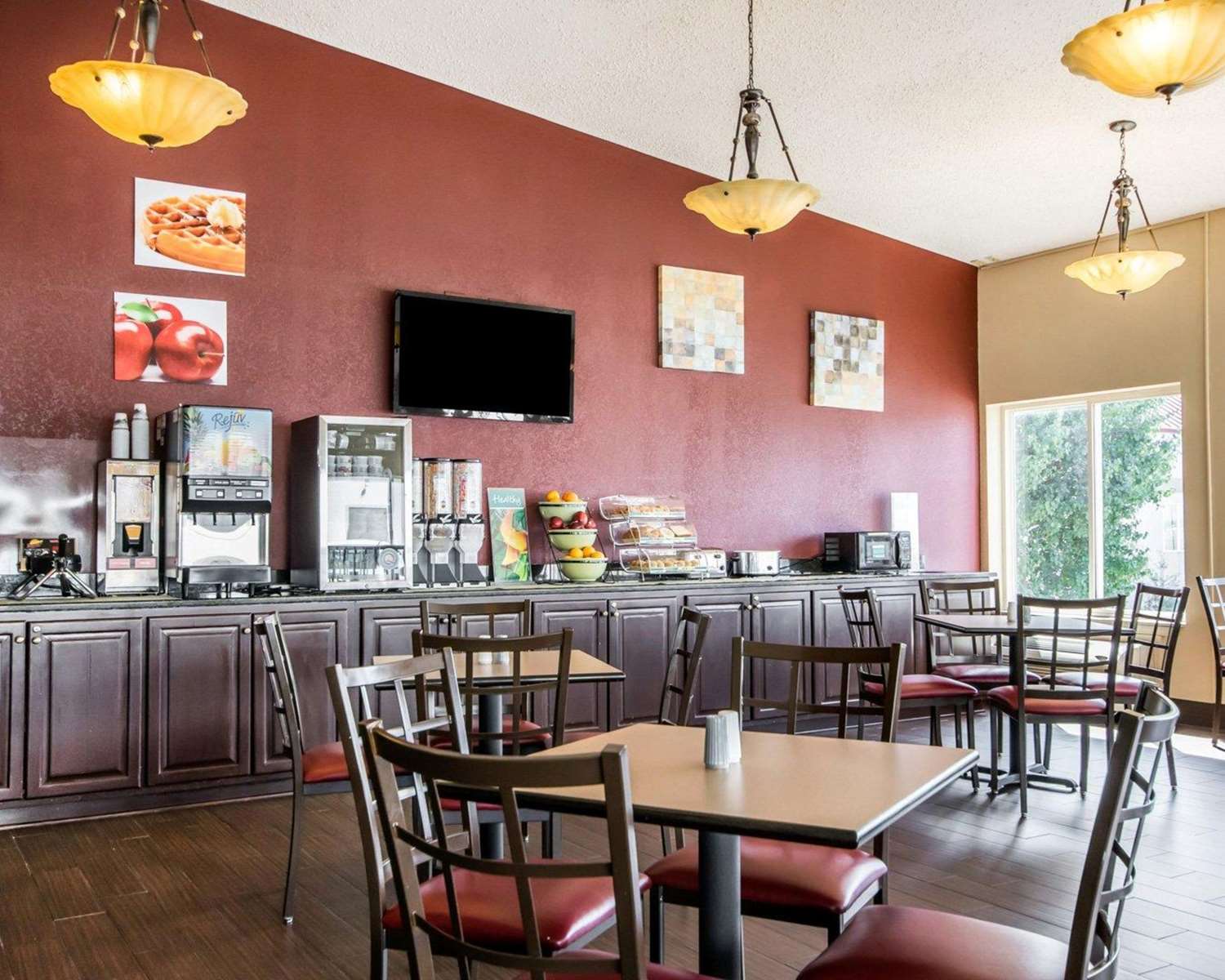 Quality Inn & Suites Elizabethtown 14/16