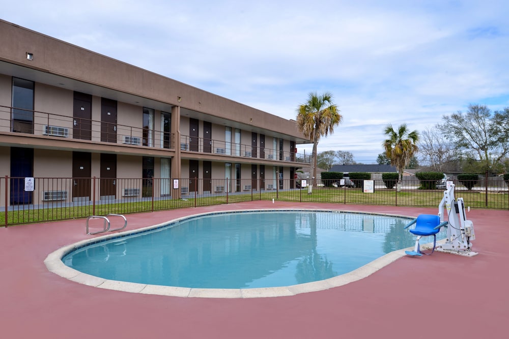 Airport Inn Nederland Texas 4/59