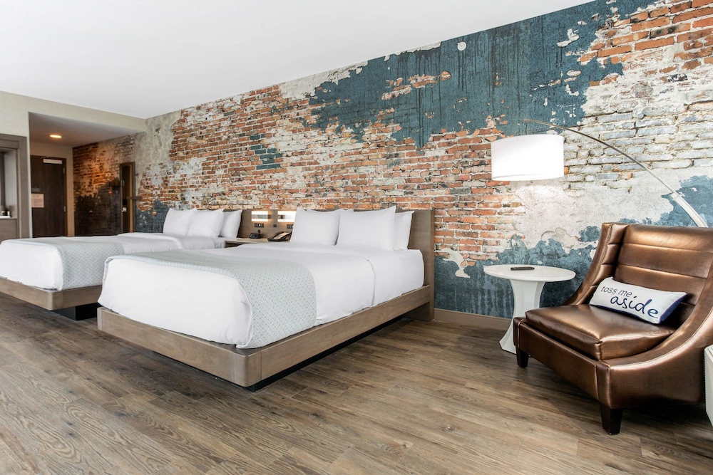 Cambria Hotel Downtown Asheville, NC 14/39