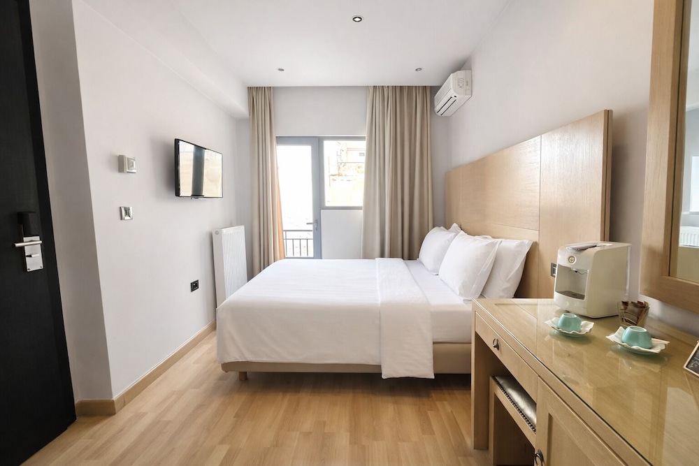 ECONOMY, QUEEN BED