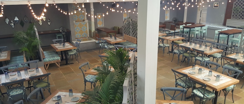 Hotel Le Sutra Hotel, Khar, Mumbai 51/60