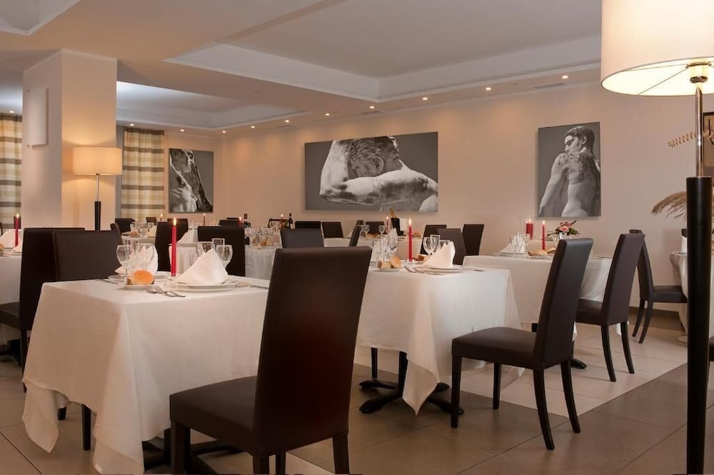Cardinal Hotel St Peter 37/54