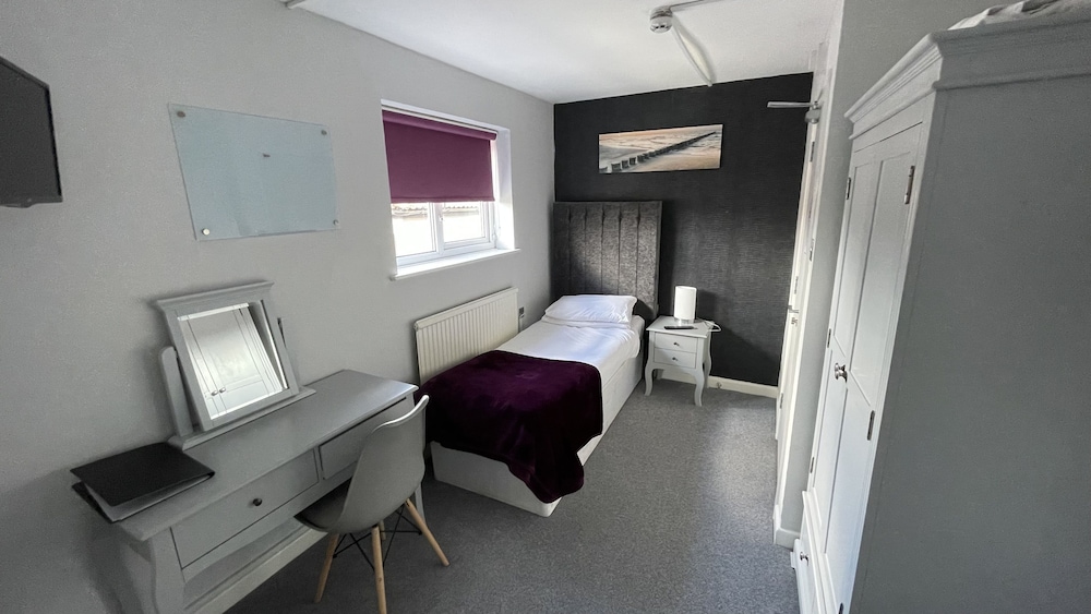 OYO Watton Vibe Hotel 50/50