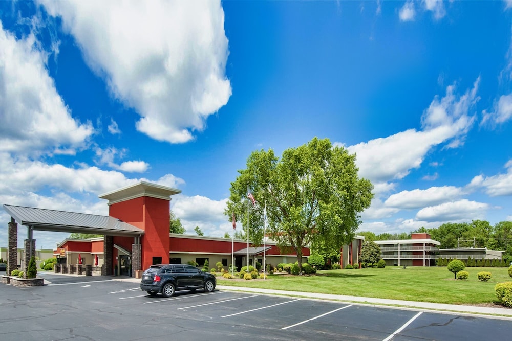 Days Inn & Suites by Wyndham Johnson City 30/36