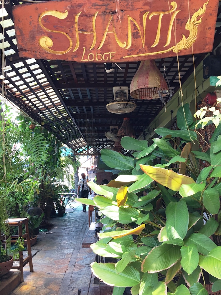 Shanti Lodge Bangkok 2/70