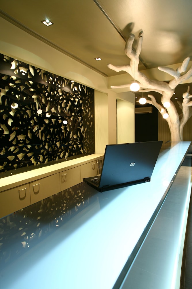 Bourtzi Boutique Hotel 57/64