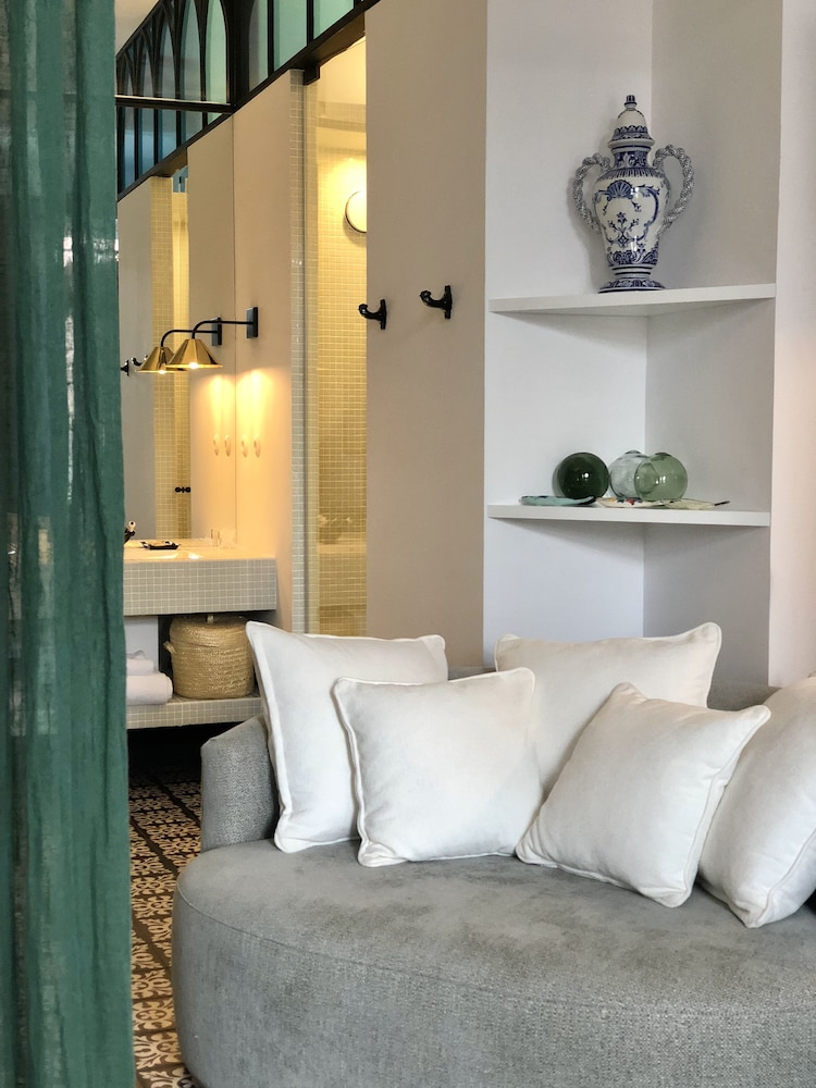 Cocorico Luxury Guesthouse And Restaurant 10/28