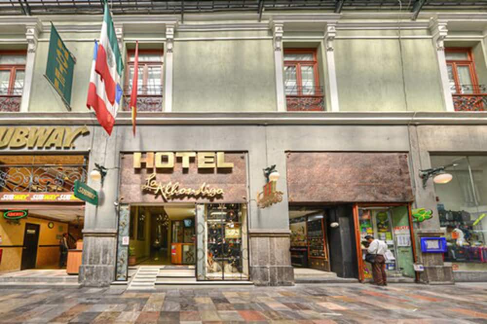 Hotel La Alhondiga 2/58