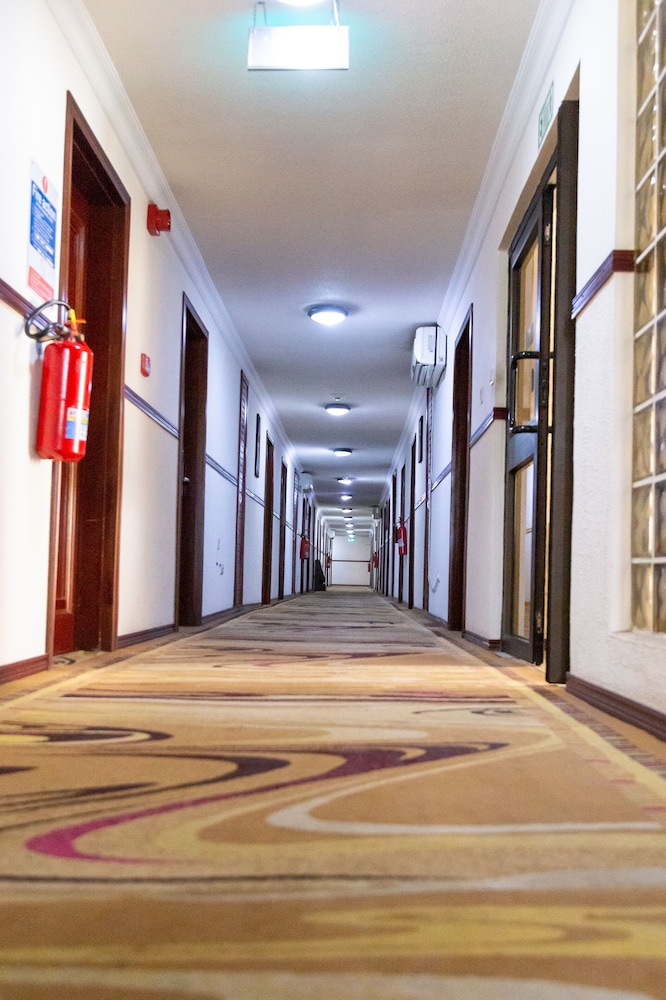 Sunlodge Hotel 44/51