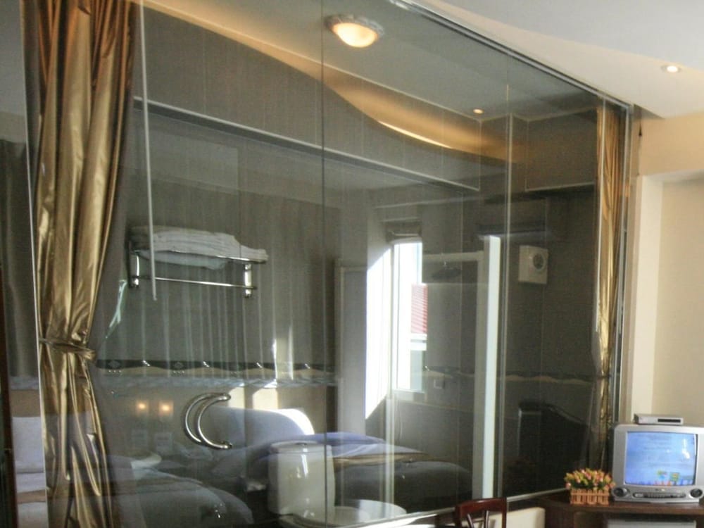 Ri Yue Hu Pan Hotel photo4