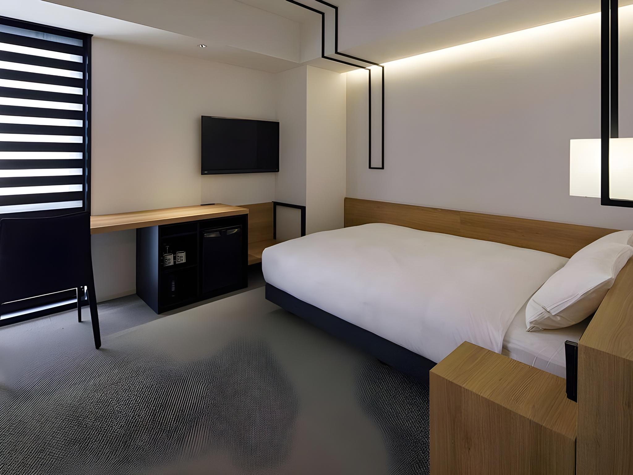Universal, Double Bed