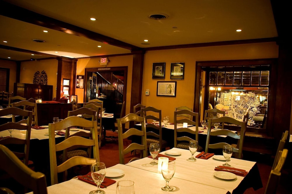 Glen Tavern Inn 40/58