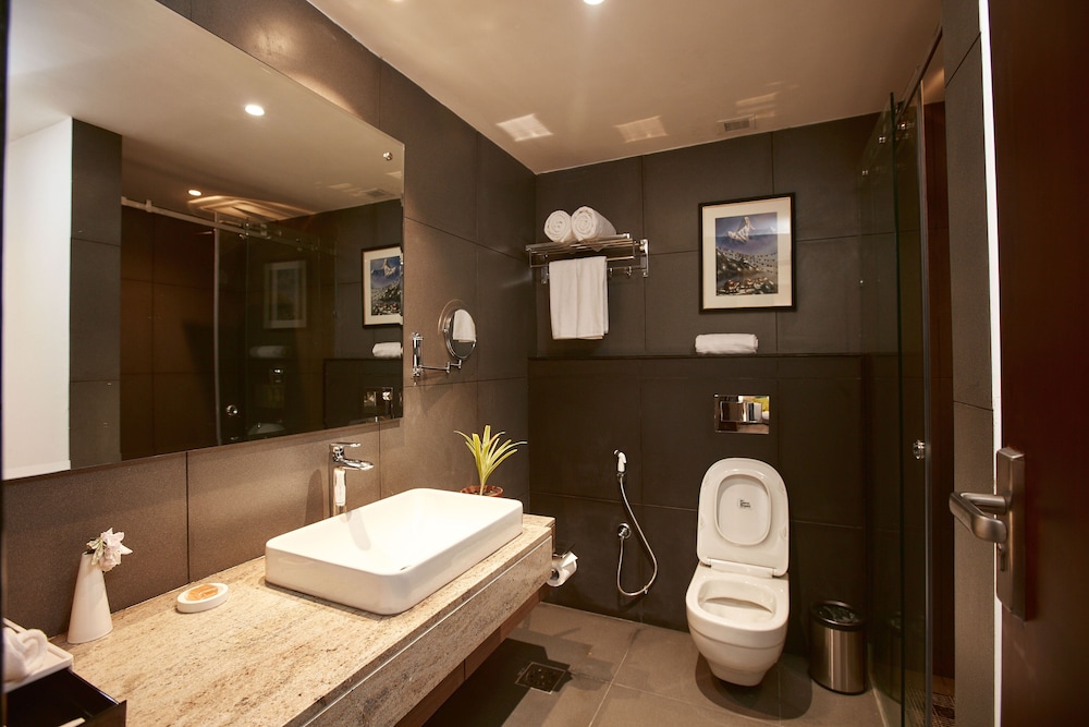 Indreni Suites Hotel 36/36