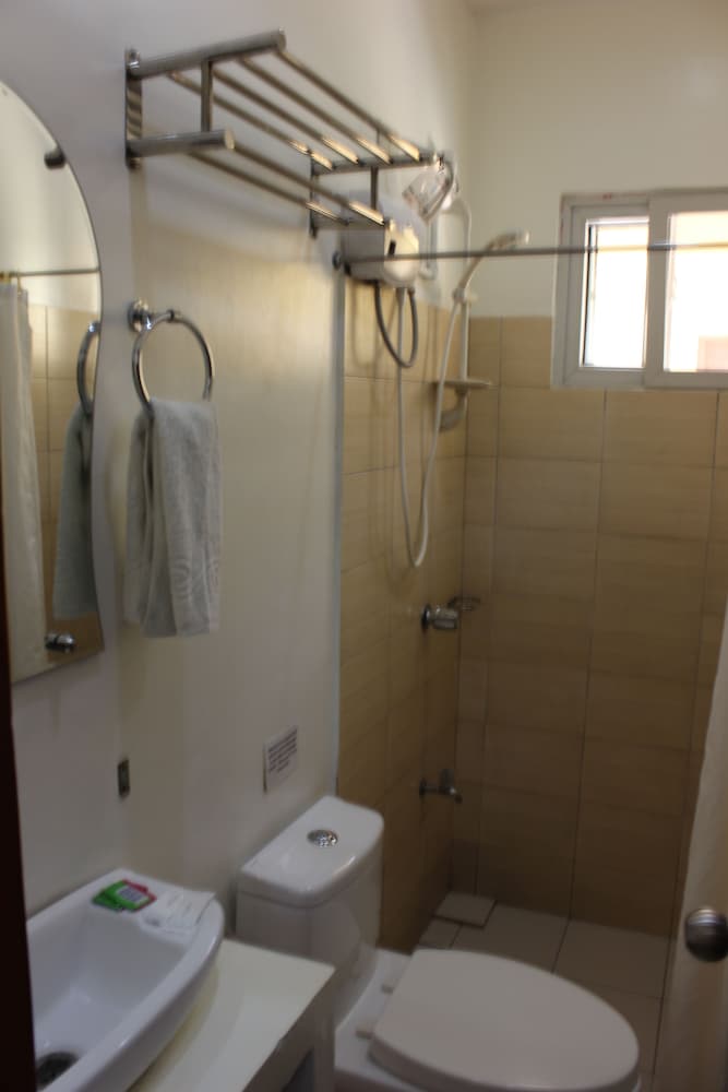 Blue Lagoon Inn Suites 25/25
