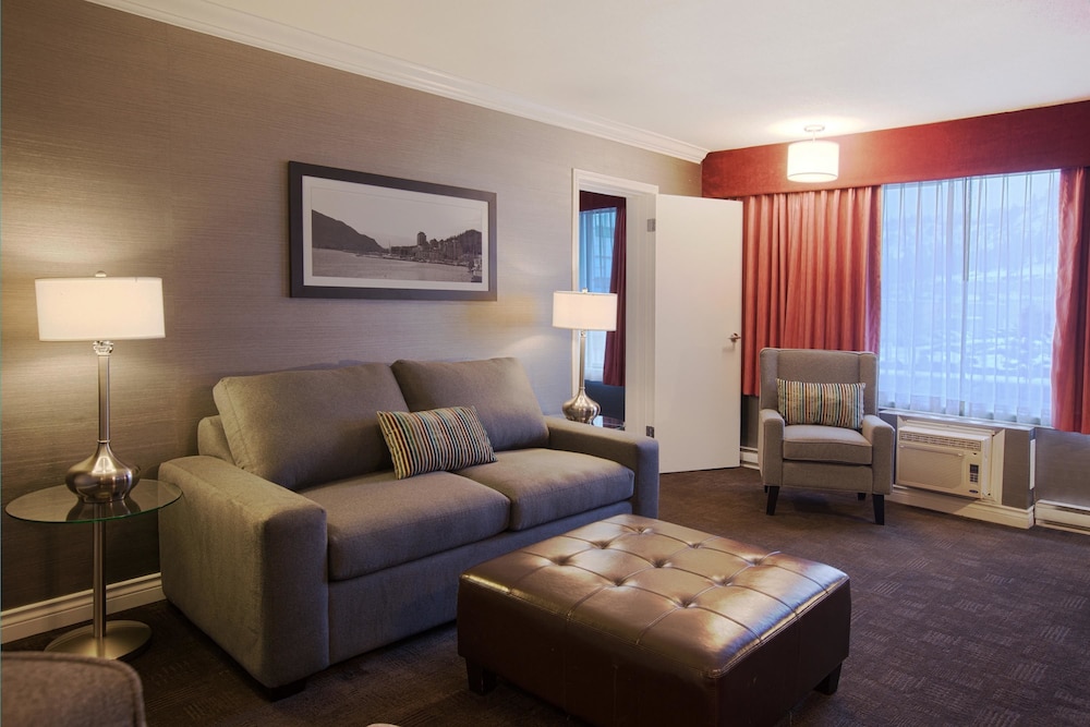 Sandman Hotel Kelowna 38/50
