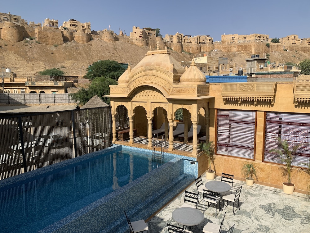 Mystic Jaisalmer Hostel / Backpacker 34/50