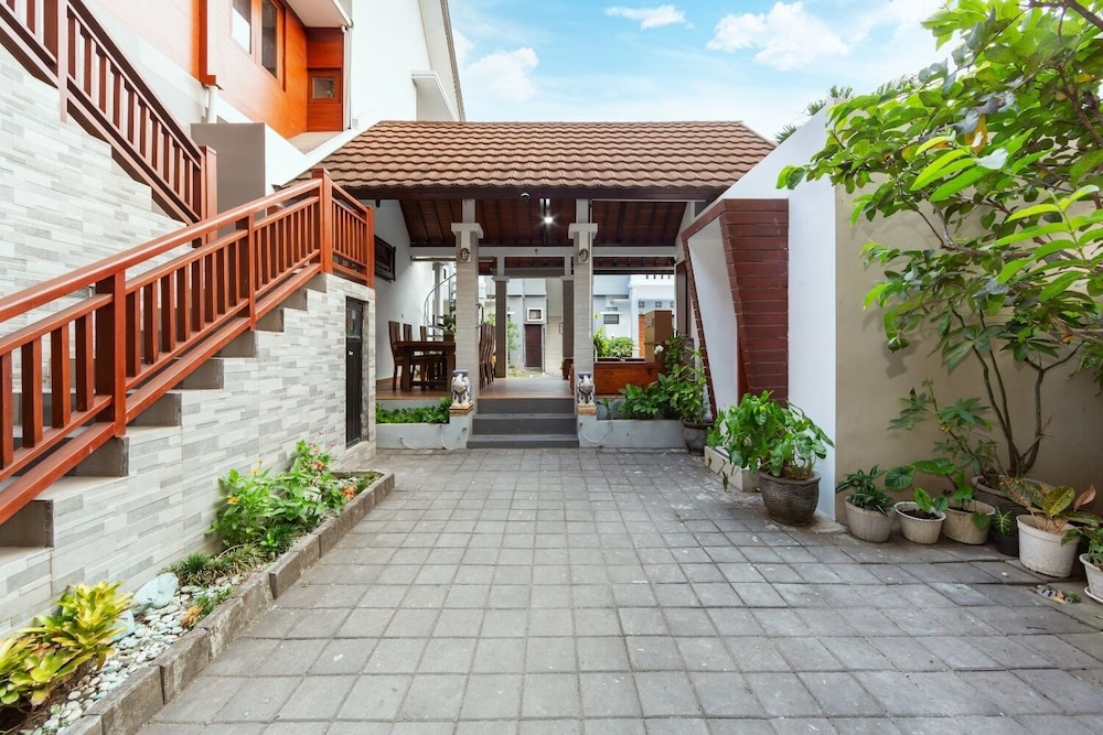 Airy Renon Tukad Badung Sepuluh 27 Bali 23/28