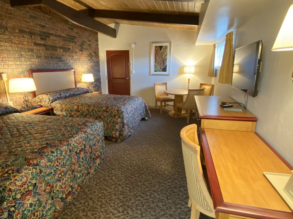 Dunes Inn 33/61