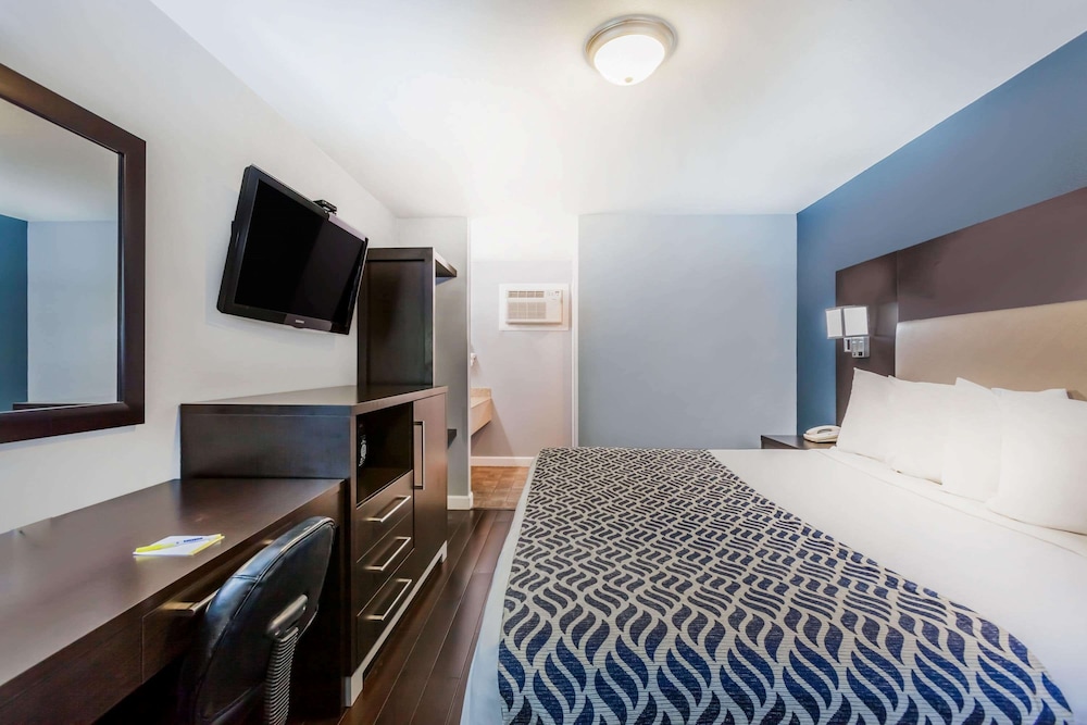 Days Inn By Wyndham Austin/University/Downtown 20/32