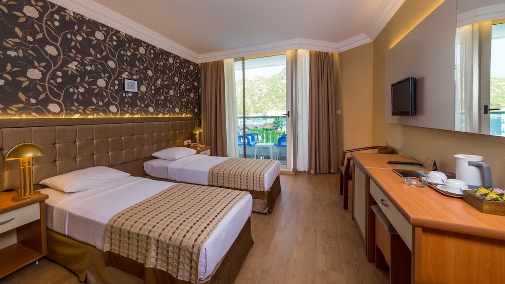 L'etoile Hotel 11/50