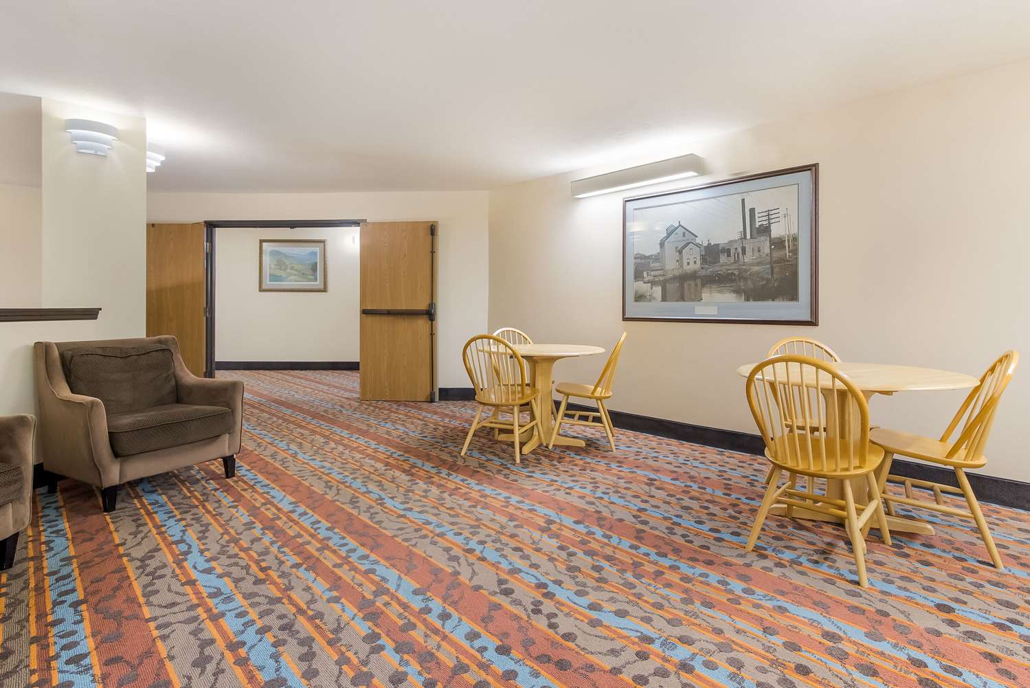 Sleep Inn Sioux Falls Airport, SD 13/22