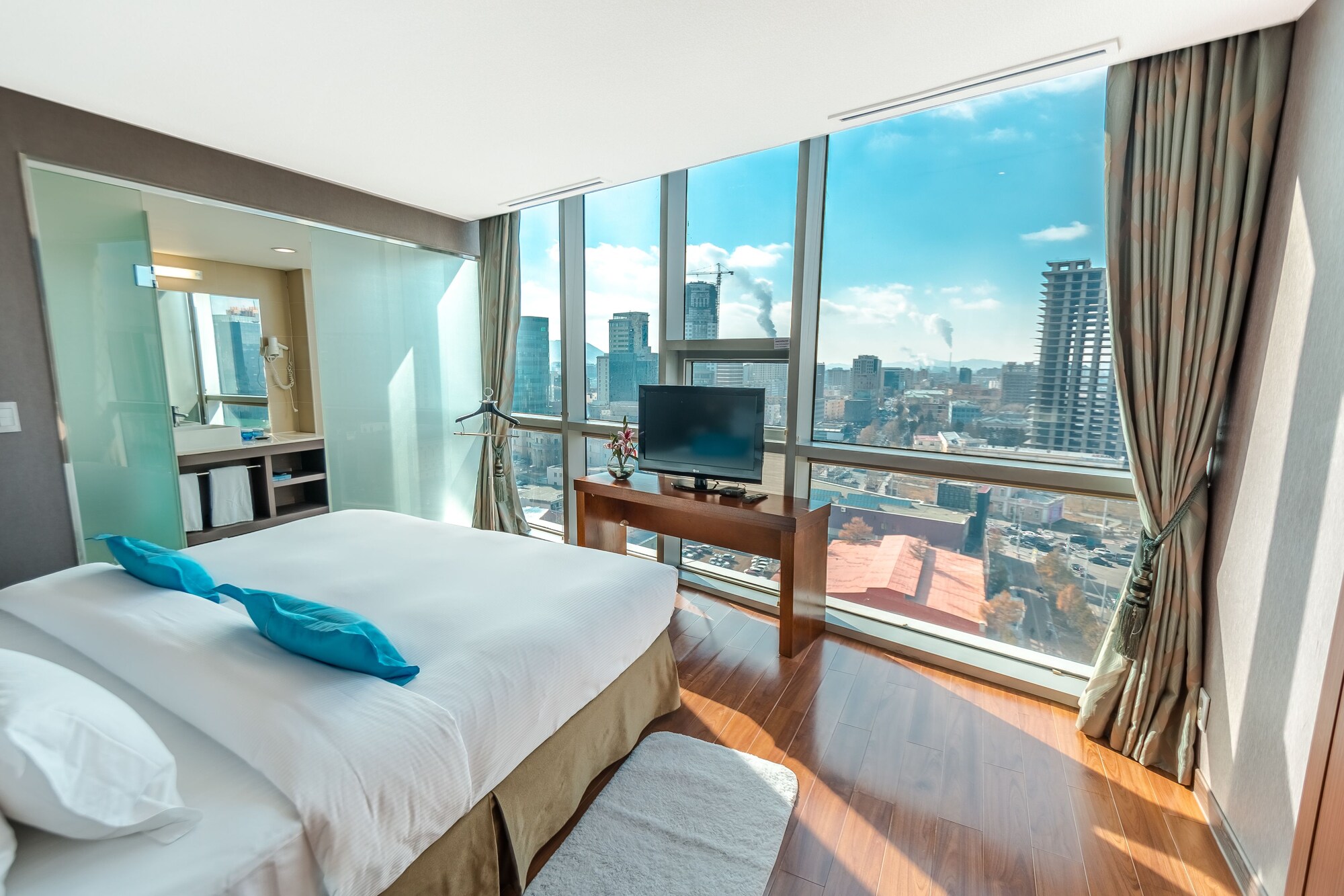 Signature, Suite, King Bed