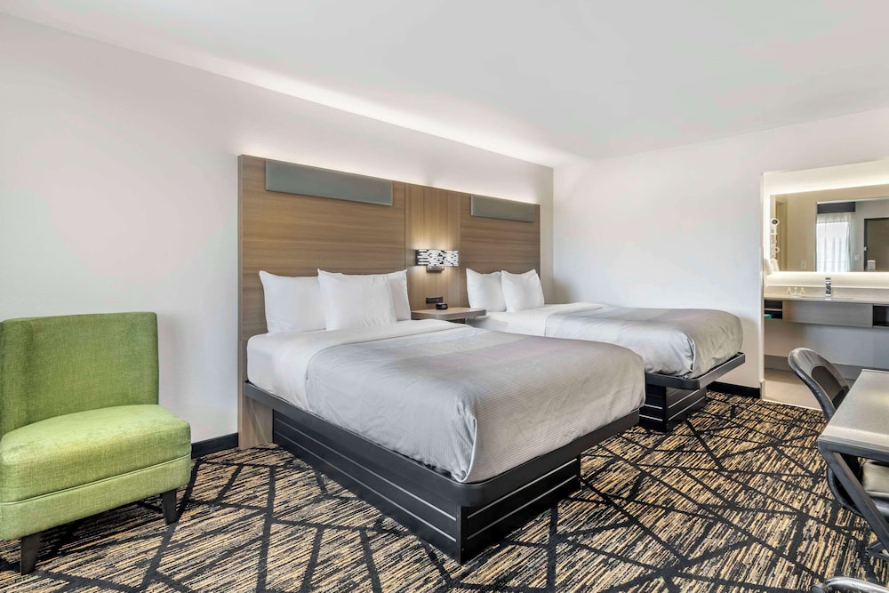 Quality Inn & Suites Athens University Area 24/57