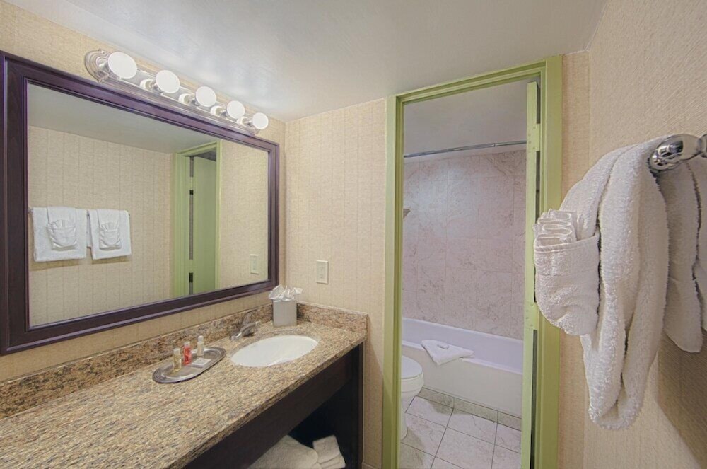 Beach Quarters Resort 50/50